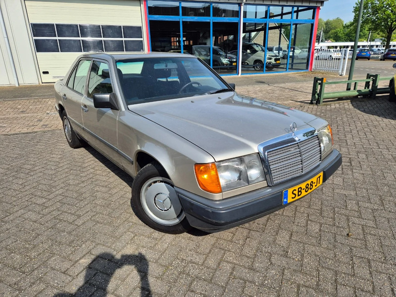 Automobil Mercedes-Benz 200-serie 200 E.. W124: slika Automobil Mercedes-Benz 200-serie 200 E.. W124