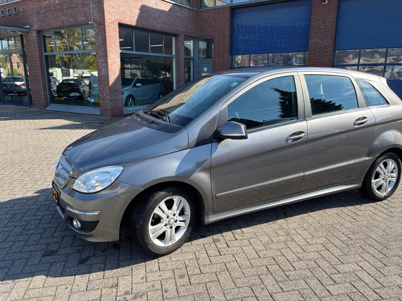 Mercedes-Benz B-Klasse B 180 Automaat Trekhaak - Automobil: slika Mercedes-Benz B-Klasse B 180 Automaat Trekhaak - Automobil Mercedes-Benz B-Klasse B 180 Automaat Trekhaak - Automobil: slika Mercedes-Benz B-Klasse B 180 Automaat Trekhaak - Automobil