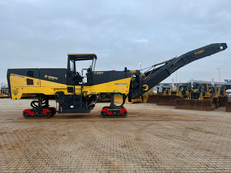 Zakup Bomag BM2000/75 Cold Planer Bomag BM2000/75 Cold Planer: slika Zakup Bomag BM2000/75 Cold Planer Bomag BM2000/75 Cold Planer
