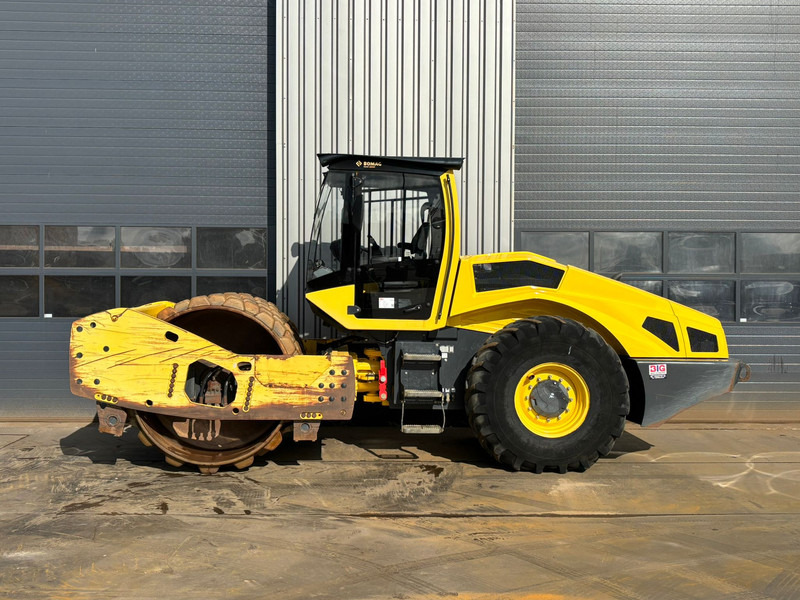 Bomag BW219PDH-5 - Valjak: slika Bomag BW219PDH-5 - Valjak Bomag BW219PDH-5 - Valjak: slika Bomag BW219PDH-5 - Valjak