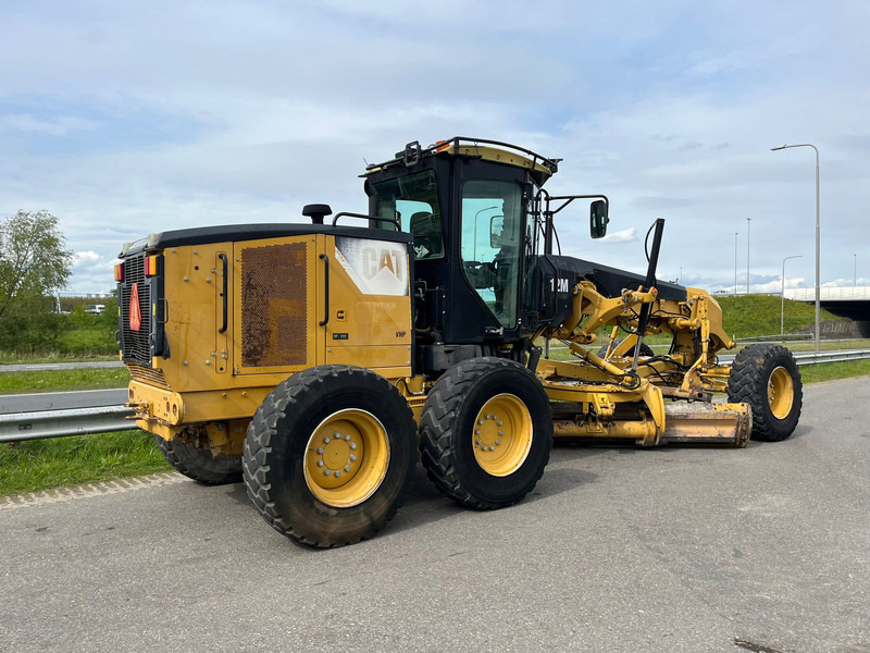 Caterpillar 12M Motor Grader - Grejder: slika Caterpillar 12M Motor Grader - Grejder Caterpillar 12M Motor Grader - Grejder: slika Caterpillar 12M Motor Grader - Grejder