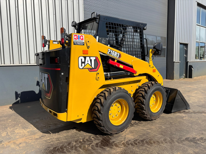 Caterpillar 216B3 - Utovarivač: slika Caterpillar 216B3 - Utovarivač Caterpillar 216B3 - Utovarivač: slika Caterpillar 216B3 - Utovarivač