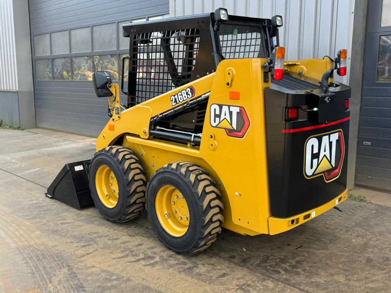 Caterpillar 216B3 - Utovarivač: slika Caterpillar 216B3 - Utovarivač Caterpillar 216B3 - Utovarivač: slika Caterpillar 216B3 - Utovarivač