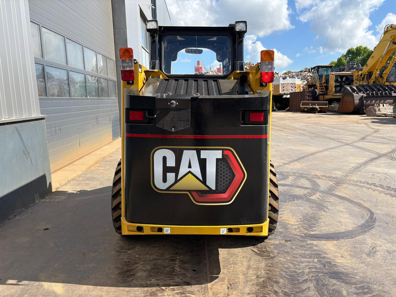 Caterpillar 216B3 - Utovarivač: slika Caterpillar 216B3 - Utovarivač Caterpillar 216B3 - Utovarivač: slika Caterpillar 216B3 - Utovarivač