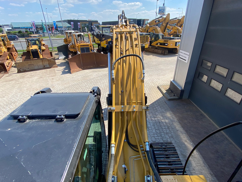 Novi Bager gusjeničar Caterpillar 320D3 - NEW / bucket with teeth / hammerlines: slika Novi Bager gusjeničar Caterpillar 320D3 - NEW / bucket with teeth / hammerlines