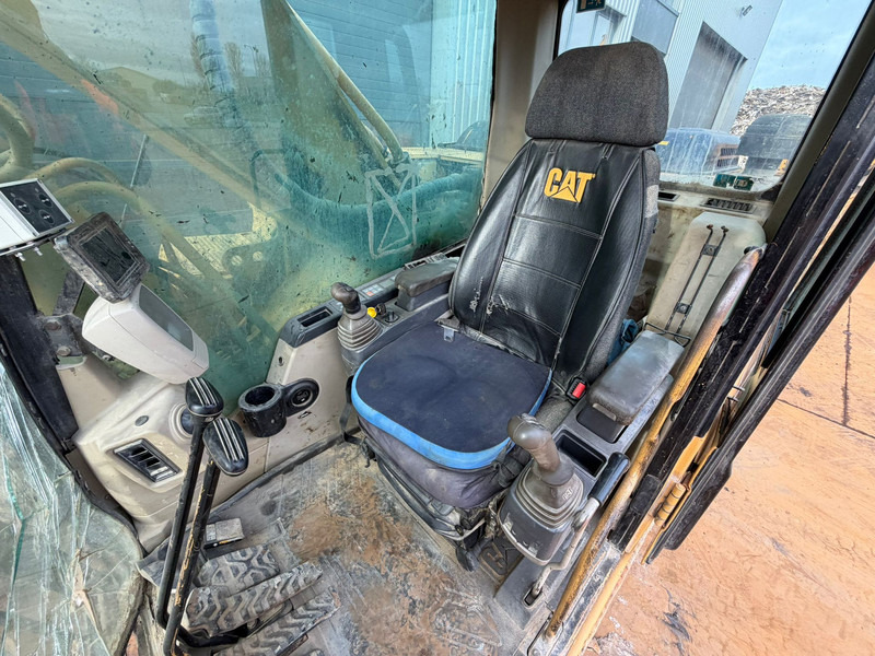 Bager gusjeničar Caterpillar 330C: slika Bager gusjeničar Caterpillar 330C Bager gusjeničar Caterpillar 330C: slika Bager gusjeničar Caterpillar 330C