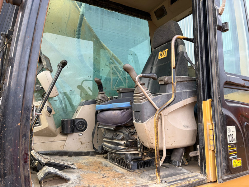 Bager gusjeničar Caterpillar 330C: slika Bager gusjeničar Caterpillar 330C Bager gusjeničar Caterpillar 330C: slika Bager gusjeničar Caterpillar 330C