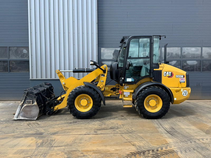 Caterpillar 908M CE + EPA - Utovarivač na kotačima: slika Caterpillar 908M CE + EPA - Utovarivač na kotačima Caterpillar 908M CE + EPA - Utovarivač na kotačima: slika Caterpillar 908M CE + EPA - Utovarivač na kotačima