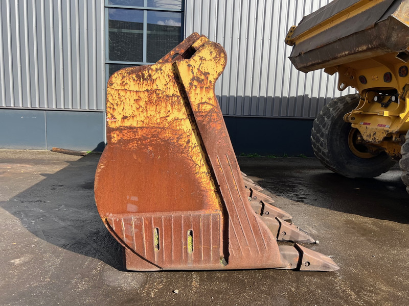 Caterpillar 990 - Korpa: slika Caterpillar 990 - Korpa Caterpillar 990 - Korpa: slika Caterpillar 990 - Korpa