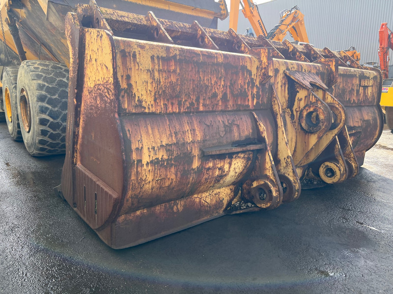 Caterpillar 990 - Korpa: slika Caterpillar 990 - Korpa Caterpillar 990 - Korpa: slika Caterpillar 990 - Korpa