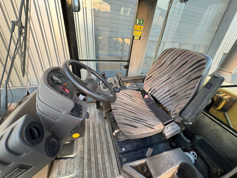 Zakup Caterpillar CP76 (19t) Caterpillar CP76 (19t): slika Zakup Caterpillar CP76 (19t) Caterpillar CP76 (19t)