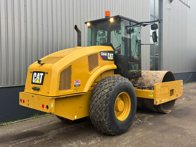 Caterpillar CS64B - Valjak: slika Caterpillar CS64B - Valjak Caterpillar CS64B - Valjak: slika Caterpillar CS64B - Valjak