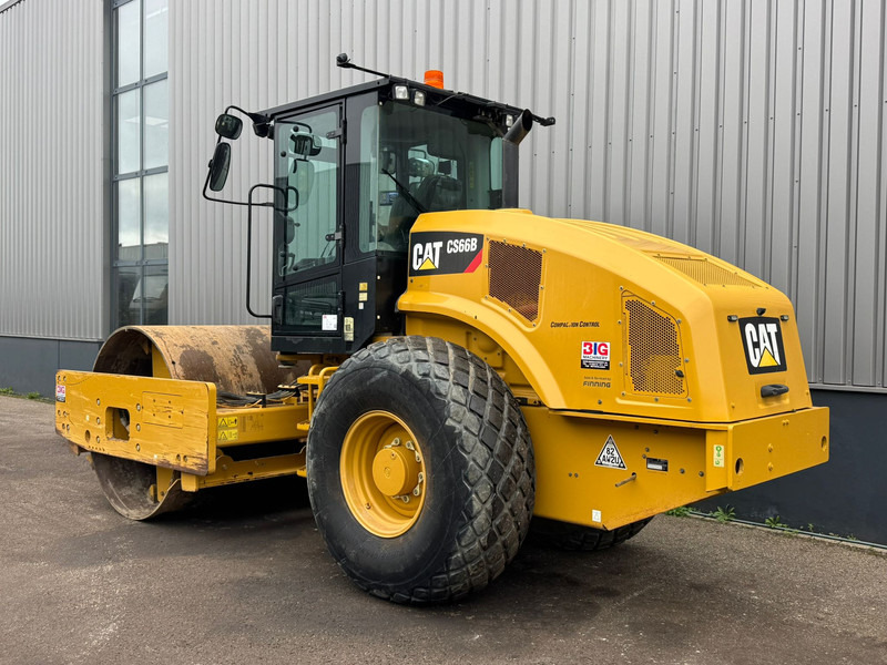 Caterpillar CS66B - Valjak: slika Caterpillar CS66B - Valjak Caterpillar CS66B - Valjak: slika Caterpillar CS66B - Valjak