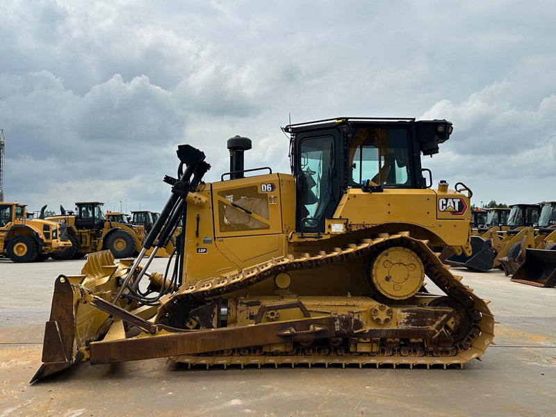 Caterpillar D6 LGP - Buldožer: slika Caterpillar D6 LGP - Buldožer Caterpillar D6 LGP - Buldožer: slika Caterpillar D6 LGP - Buldožer