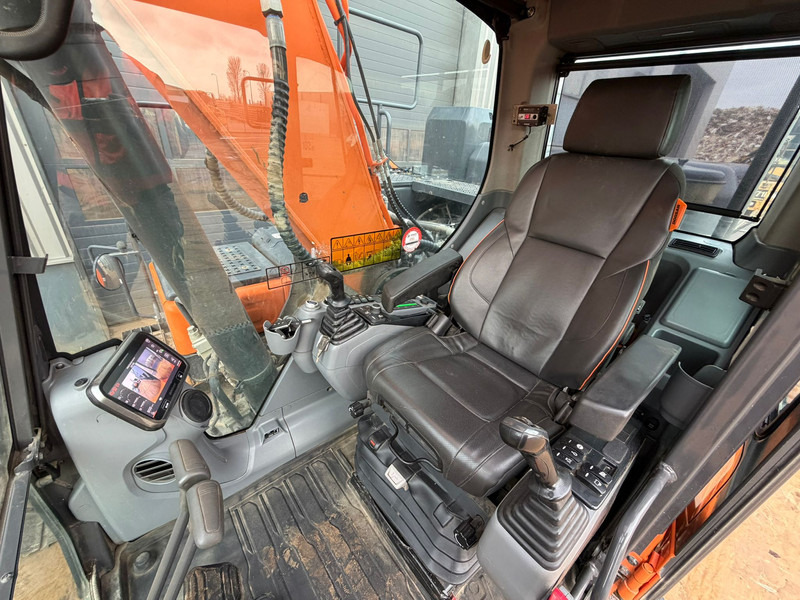 Bager gusjeničar Doosan DX225LC-7: slika Bager gusjeničar Doosan DX225LC-7