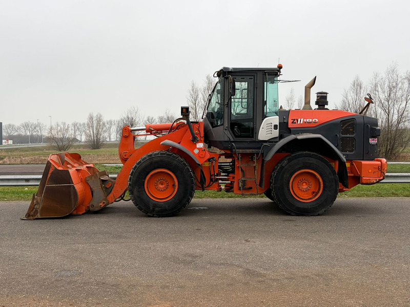 Hitachi ZW180-5B-TPDX - Utovarivač na kotačima: slika Hitachi ZW180-5B-TPDX - Utovarivač na kotačima Hitachi ZW180-5B-TPDX - Utovarivač na kotačima: slika Hitachi ZW180-5B-TPDX - Utovarivač na kotačima