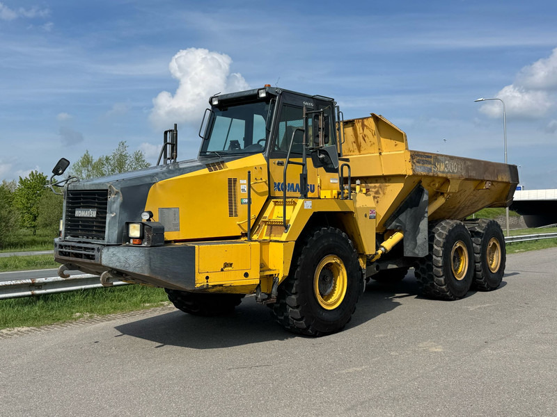 Komatsu HM300-2 - Zglobni istovarivač: slika Komatsu HM300-2 - Zglobni istovarivač Komatsu HM300-2 - Zglobni istovarivač: slika Komatsu HM300-2 - Zglobni istovarivač