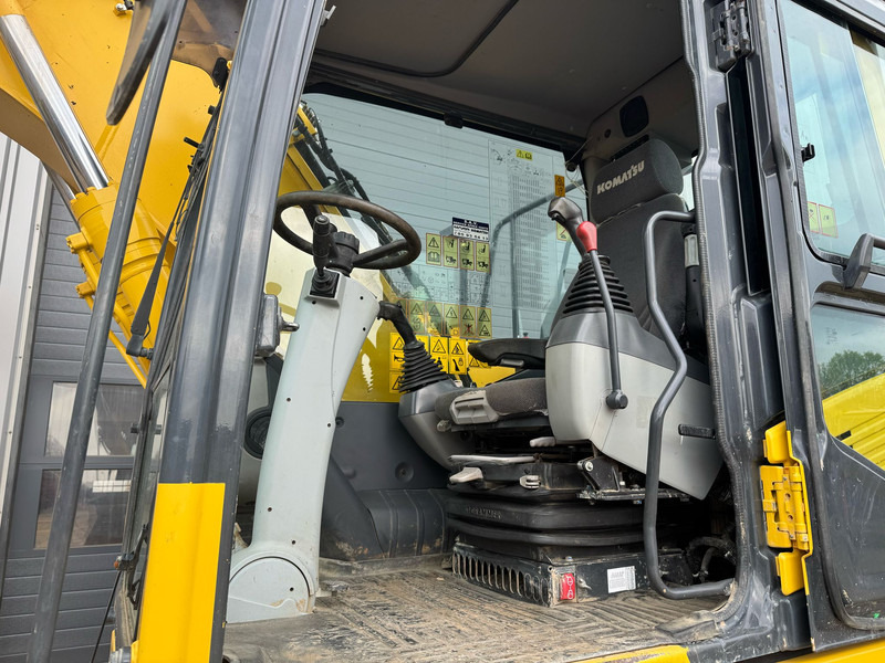 Bager na kotačima Komatsu PW180-11: slika Bager na kotačima Komatsu PW180-11