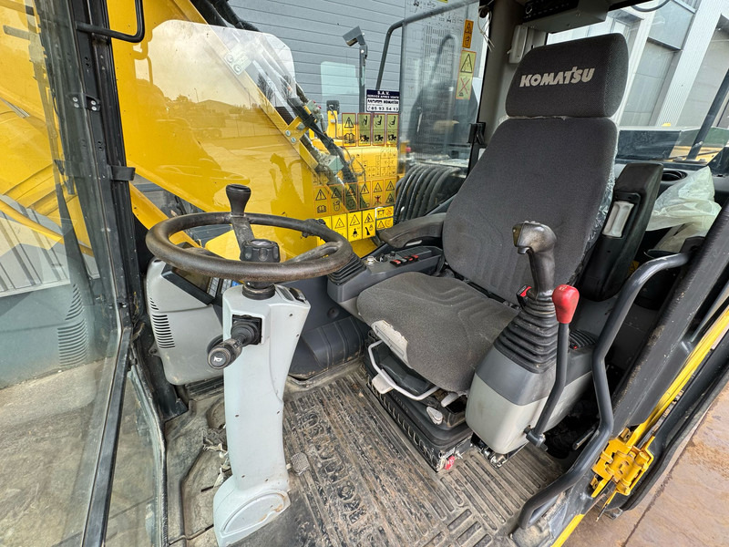 Bager na kotačima Komatsu PW180-11: slika Bager na kotačima Komatsu PW180-11
