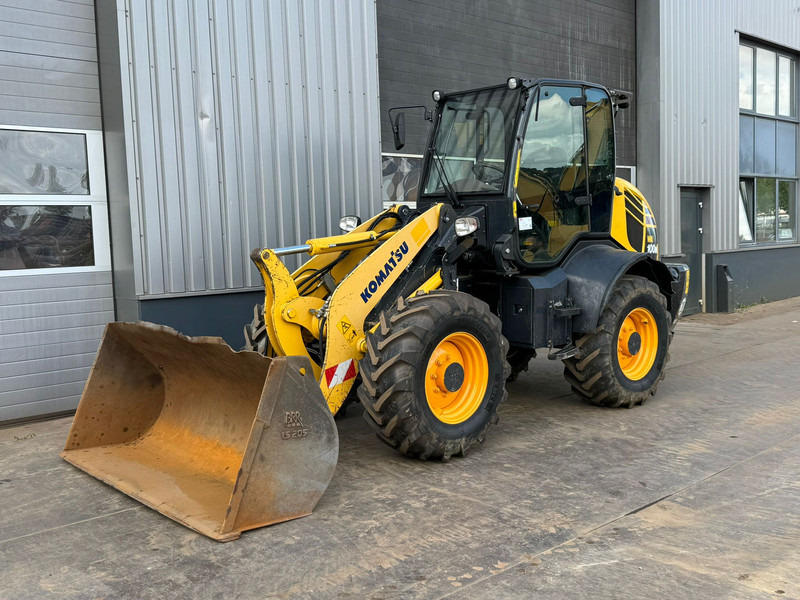 Komatsu WA100M-8EO - New Tires - Utovarivač na kotačima: slika Komatsu WA100M-8EO - New Tires - Utovarivač na kotačima Komatsu WA100M-8EO - New Tires - Utovarivač na kotačima: slika Komatsu WA100M-8EO - New Tires - Utovarivač na kotačima