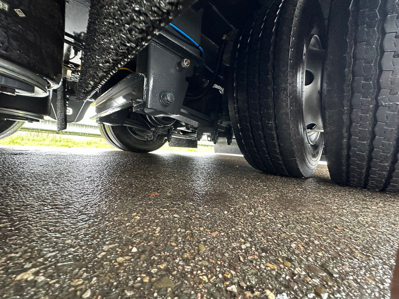 Novi Poluprikolica s niskim utovarivačem OZGUL LW3 EU 1SS: slika Novi Poluprikolica s niskim utovarivačem OZGUL LW3 EU 1SS