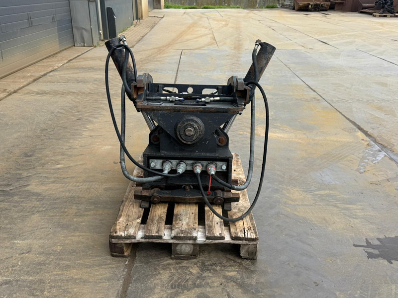 Verachtert CWT-40-H4N tilting quick coupler CW40 214-1033 - Brza spojka: slika Verachtert CWT-40-H4N tilting quick coupler CW40 214-1033 - Brza spojka Verachtert CWT-40-H4N tilting quick coupler CW40 214-1033 - Brza spojka: slika Verachtert CWT-40-H4N tilting quick coupler CW40 214-1033 - Brza spojka