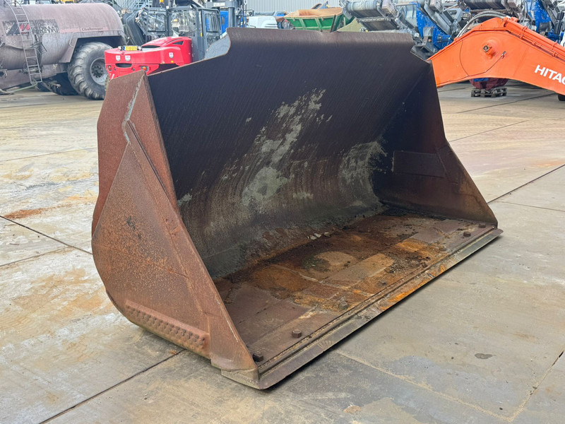 Korpa Volvo 4.2 m3: slika Korpa Volvo 4.2 m3 Korpa Volvo 4.2 m3: slika Korpa Volvo 4.2 m3