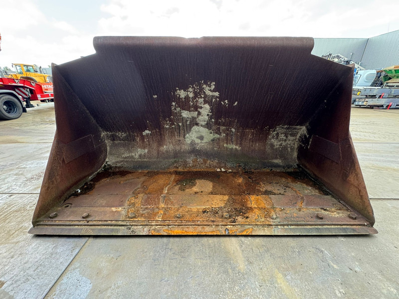 Korpa Volvo 4.2 m3: slika Korpa Volvo 4.2 m3 Korpa Volvo 4.2 m3: slika Korpa Volvo 4.2 m3