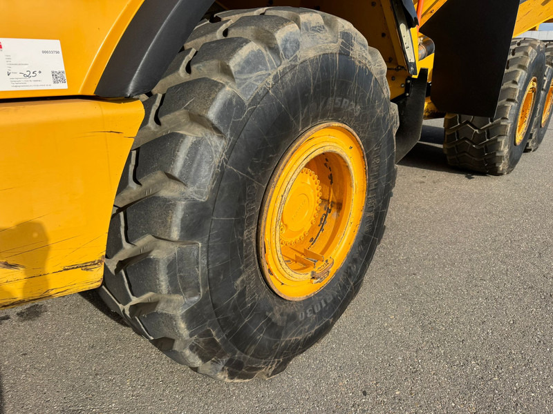 Zglobni istovarivač Volvo A30G: slika Zglobni istovarivač Volvo A30G