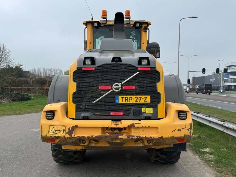 Volvo L110H - Utovarivač na kotačima: slika Volvo L110H - Utovarivač na kotačima Volvo L110H - Utovarivač na kotačima: slika Volvo L110H - Utovarivač na kotačima