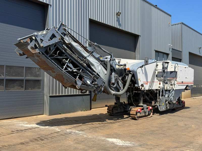 Wirtgen W210i - Stroj za asfaltiranje: slika Wirtgen W210i - Stroj za asfaltiranje Wirtgen W210i - Stroj za asfaltiranje: slika Wirtgen W210i - Stroj za asfaltiranje