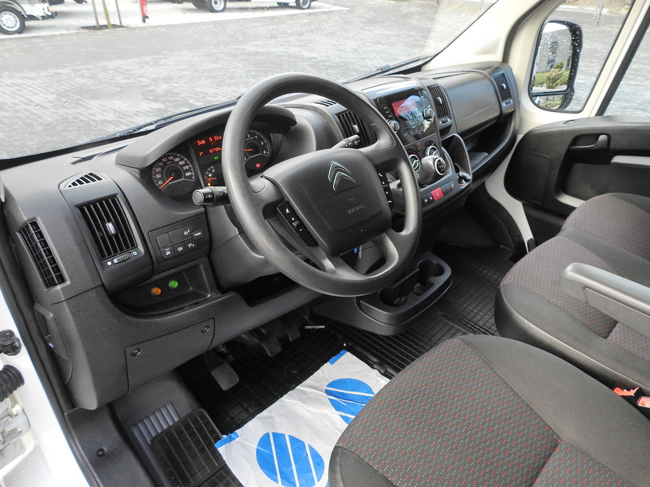 CITROEN JUMPER BOX DELIVERY VAN 6 SEATS AIR CONDITIONING 140HP - Furgon: slika CITROEN JUMPER BOX DELIVERY VAN 6 SEATS AIR CONDITIONING 140HP - Furgon CITROEN JUMPER BOX DELIVERY VAN 6 SEATS AIR CONDITIONING 140HP - Furgon: slika CITROEN JUMPER BOX DELIVERY VAN 6 SEATS AIR CONDITIONING 140HP - Furgon