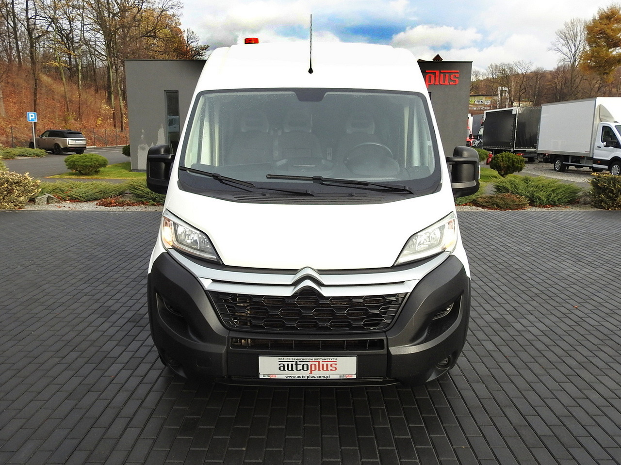 CITROEN JUMPER BOX DELIVERY VAN 6 SEATS AIR CONDITIONING 140HP - Furgon: slika CITROEN JUMPER BOX DELIVERY VAN 6 SEATS AIR CONDITIONING 140HP - Furgon CITROEN JUMPER BOX DELIVERY VAN 6 SEATS AIR CONDITIONING 140HP - Furgon: slika CITROEN JUMPER BOX DELIVERY VAN 6 SEATS AIR CONDITIONING 140HP - Furgon