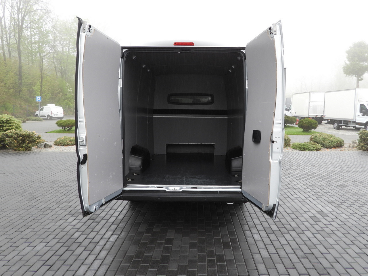 Furgon CITROEN JUMPER  BOX DELIVERY VAN 7 SEATS CRUISE CONTROL LED LIGHTS AIR CONDITIONING  165HP: slika Furgon CITROEN JUMPER  BOX DELIVERY VAN 7 SEATS CRUISE CONTROL LED LIGHTS AIR CONDITIONING  165HP
