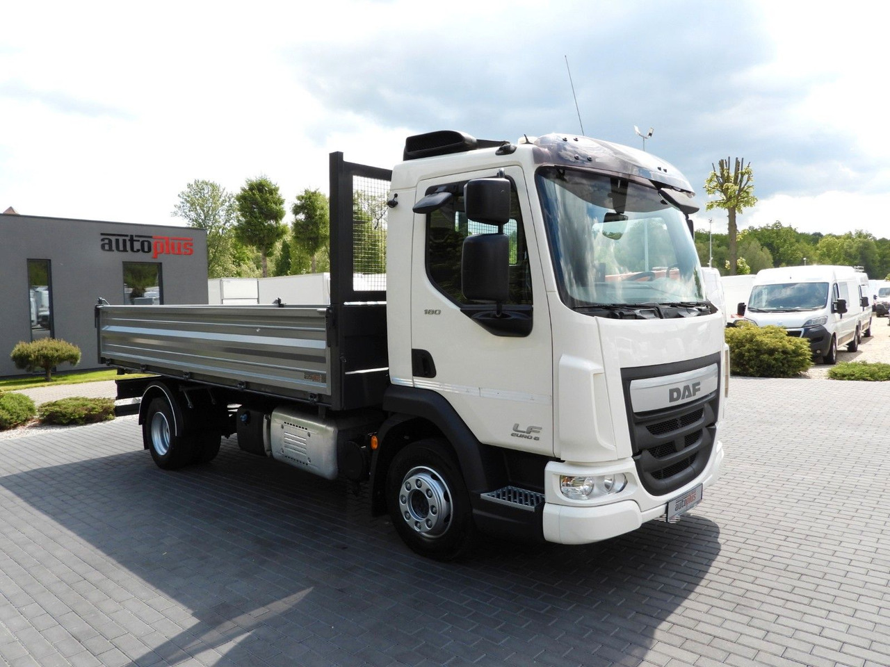 DAF LF 180 DREISEIKIPPER TEMPOMAT AUTOMATIK - Kiper: slika DAF LF 180 DREISEIKIPPER TEMPOMAT AUTOMATIK - Kiper DAF LF 180 DREISEIKIPPER TEMPOMAT AUTOMATIK - Kiper: slika DAF LF 180 DREISEIKIPPER TEMPOMAT AUTOMATIK - Kiper
