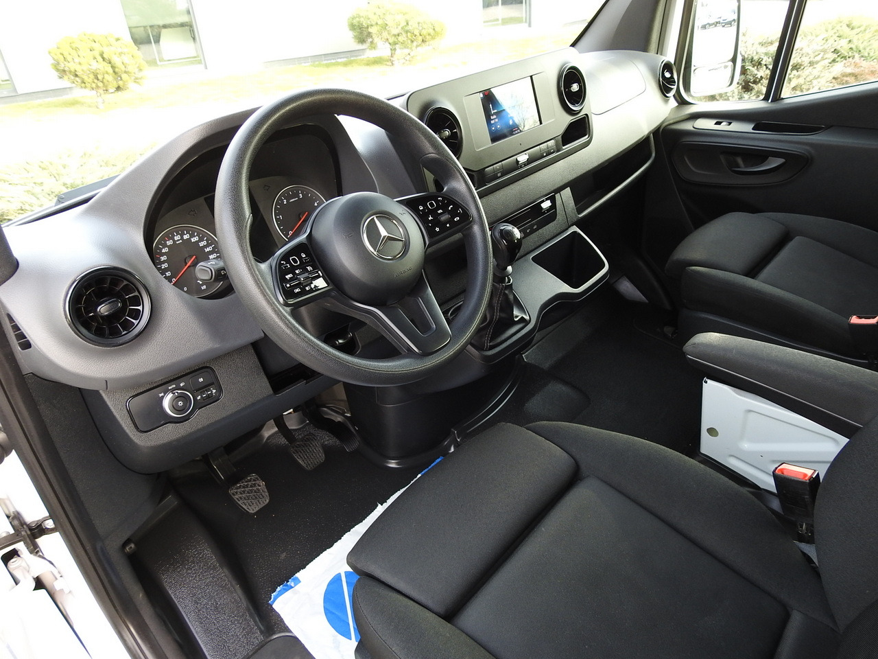 MERCEDES SPRINTER 314 BOX DELIVERY VAN 6 SEATS CRUISE CONTROL AIR CONDITIONING 140HP - Dostavno vozilo: slika MERCEDES SPRINTER 314 BOX DELIVERY VAN 6 SEATS CRUISE CONTROL AIR CONDITIONING 140HP - Dostavno vozilo MERCEDES SPRINTER 314 BOX DELIVERY VAN 6 SEATS CRUISE CONTROL AIR CONDITIONING 140HP - Dostavno vozilo: slika MERCEDES SPRINTER 314 BOX DELIVERY VAN 6 SEATS CRUISE CONTROL AIR CONDITIONING 140HP - Dostavno vozilo