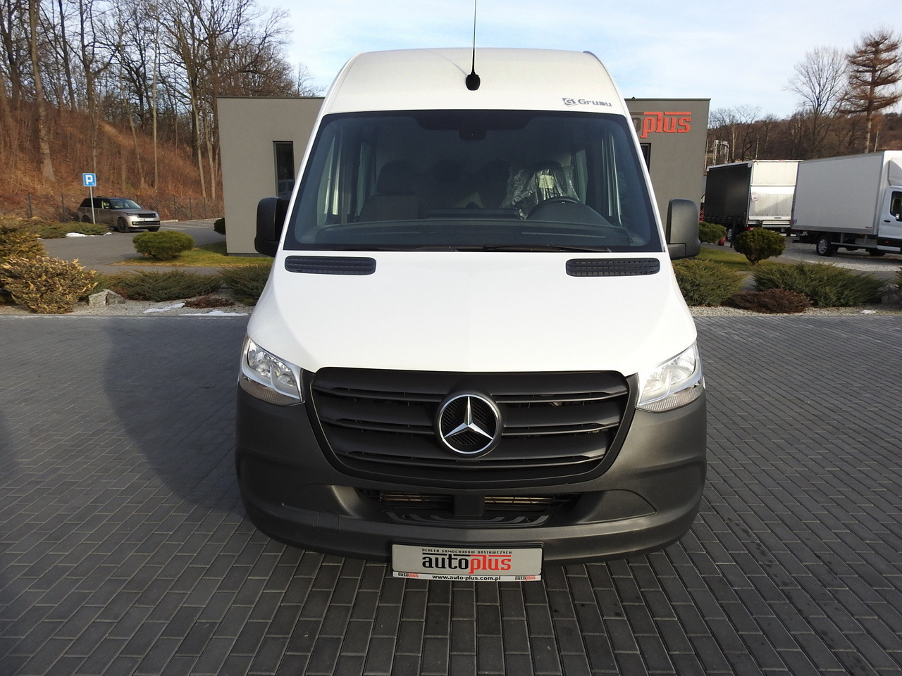 MERCEDES SPRINTER 314 BOX DELIVERY VAN 6 SEATS CRUISE CONTROL AIR CONDITIONING 140HP - Dostavno vozilo: slika MERCEDES SPRINTER 314 BOX DELIVERY VAN 6 SEATS CRUISE CONTROL AIR CONDITIONING 140HP - Dostavno vozilo MERCEDES SPRINTER 314 BOX DELIVERY VAN 6 SEATS CRUISE CONTROL AIR CONDITIONING 140HP - Dostavno vozilo: slika MERCEDES SPRINTER 314 BOX DELIVERY VAN 6 SEATS CRUISE CONTROL AIR CONDITIONING 140HP - Dostavno vozilo