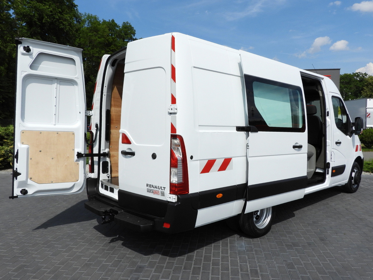 RENAULT MASTER BOX DELIVERY VAN 7 SEATS CRUISE CONTROL TWIN WHEELS AIR CONDITIONING 145HP - Dostavno vozilo: slika RENAULT MASTER BOX DELIVERY VAN 7 SEATS CRUISE CONTROL TWIN WHEELS AIR CONDITIONING 145HP - Dostavno vozilo RENAULT MASTER BOX DELIVERY VAN 7 SEATS CRUISE CONTROL TWIN WHEELS AIR CONDITIONING 145HP - Dostavno vozilo: slika RENAULT MASTER BOX DELIVERY VAN 7 SEATS CRUISE CONTROL TWIN WHEELS AIR CONDITIONING 145HP - Dostavno vozilo