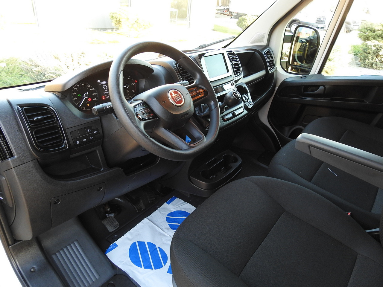 FIAT DUCATO  BOX LIFT 8 PALLETS CRUISE CONTROL AIR CONDITIONING  180HP - Dostavno vozilo hladnjača: slika FIAT DUCATO  BOX LIFT 8 PALLETS CRUISE CONTROL AIR CONDITIONING  180HP - Dostavno vozilo hladnjača FIAT DUCATO  BOX LIFT 8 PALLETS CRUISE CONTROL AIR CONDITIONING  180HP - Dostavno vozilo hladnjača: slika FIAT DUCATO  BOX LIFT 8 PALLETS CRUISE CONTROL AIR CONDITIONING  180HP - Dostavno vozilo hladnjača