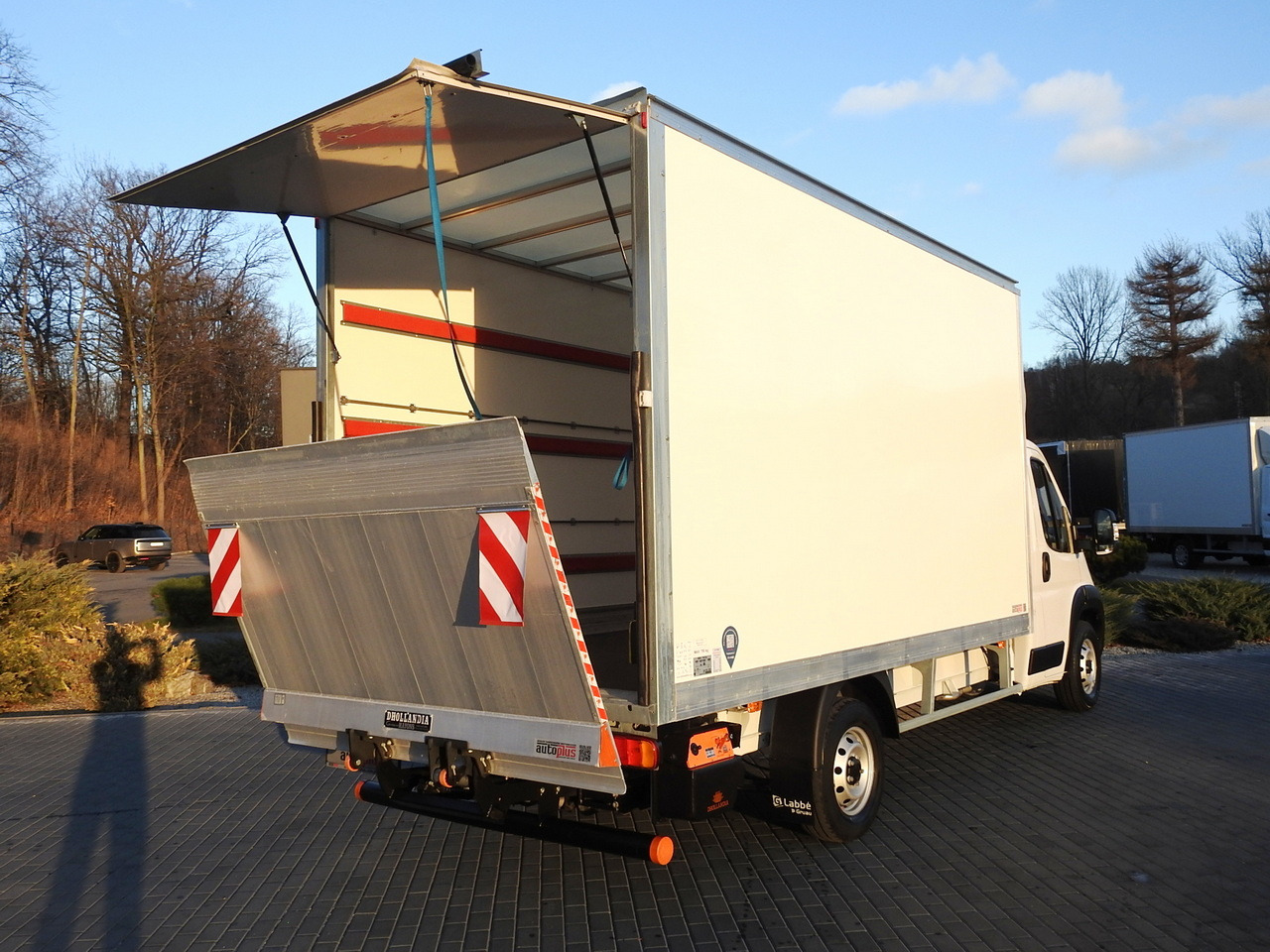 FIAT DUCATO  BOX LIFT 8 PALLETS CRUISE CONTROL AIR CONDITIONING  180HP - Dostavno vozilo hladnjača: slika FIAT DUCATO  BOX LIFT 8 PALLETS CRUISE CONTROL AIR CONDITIONING  180HP - Dostavno vozilo hladnjača FIAT DUCATO  BOX LIFT 8 PALLETS CRUISE CONTROL AIR CONDITIONING  180HP - Dostavno vozilo hladnjača: slika FIAT DUCATO  BOX LIFT 8 PALLETS CRUISE CONTROL AIR CONDITIONING  180HP - Dostavno vozilo hladnjača