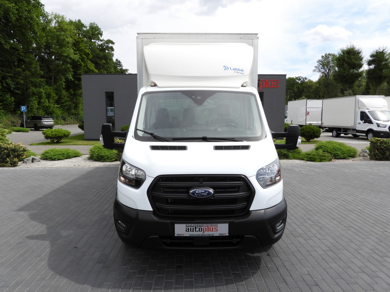FORD TRANSIT BOX 8 PALLETS CRUISE CONTROL AIR CONDITIONING 130HP - Dostavno vozilo sa zatvorenim sandukom: slika FORD TRANSIT BOX 8 PALLETS CRUISE CONTROL AIR CONDITIONING 130HP - Dostavno vozilo sa zatvorenim sandukom FORD TRANSIT BOX 8 PALLETS CRUISE CONTROL AIR CONDITIONING 130HP - Dostavno vozilo sa zatvorenim sandukom: slika FORD TRANSIT BOX 8 PALLETS CRUISE CONTROL AIR CONDITIONING 130HP - Dostavno vozilo sa zatvorenim sandukom