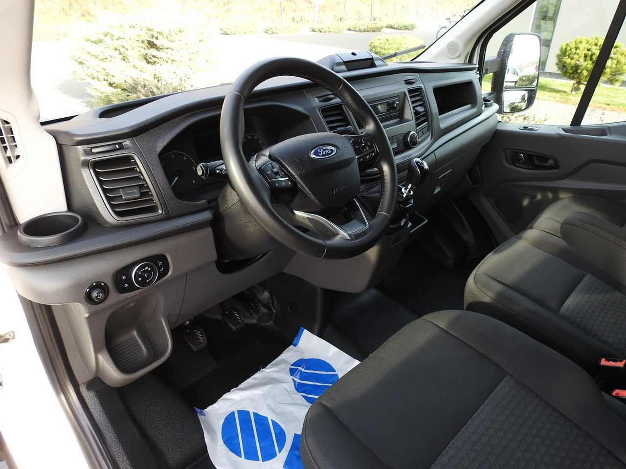 FORD TRANSIT BOX LIFT 8 PALLETS CRUISE CONTROL AIR CONDITIONING 130HP - Dostavno vozilo sa zatvorenim sandukom: slika FORD TRANSIT BOX LIFT 8 PALLETS CRUISE CONTROL AIR CONDITIONING 130HP - Dostavno vozilo sa zatvorenim sandukom FORD TRANSIT BOX LIFT 8 PALLETS CRUISE CONTROL AIR CONDITIONING 130HP - Dostavno vozilo sa zatvorenim sandukom: slika FORD TRANSIT BOX LIFT 8 PALLETS CRUISE CONTROL AIR CONDITIONING 130HP - Dostavno vozilo sa zatvorenim sandukom