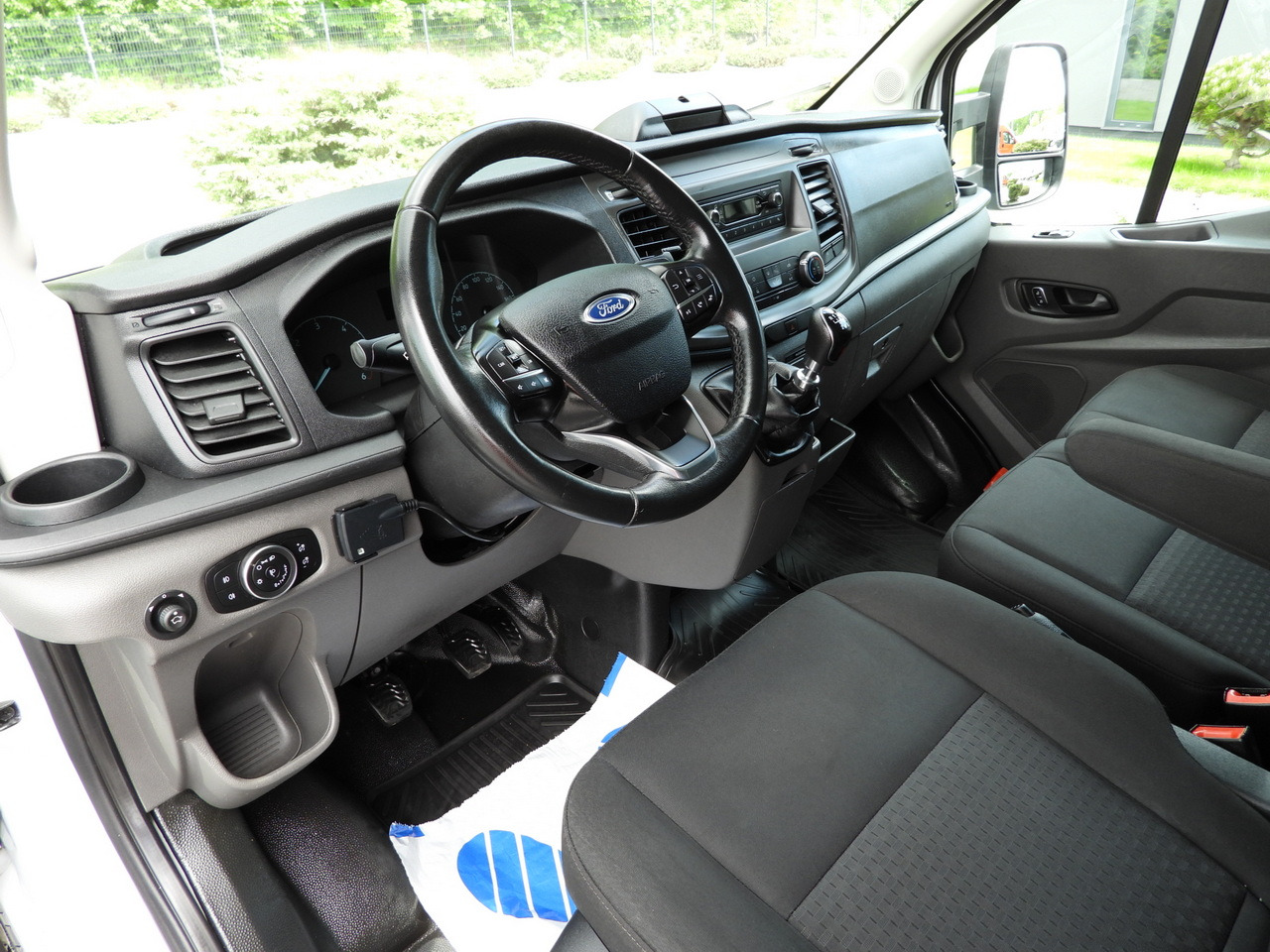 FORD TRANSIT BOX LIFT 8 PALLETS CRUISE CONTROL LED LIGHTS AIR CONDITIONING 130HP - Dostavno vozilo sa zatvorenim sandukom: slika FORD TRANSIT BOX LIFT 8 PALLETS CRUISE CONTROL LED LIGHTS AIR CONDITIONING 130HP - Dostavno vozilo sa zatvorenim sandukom FORD TRANSIT BOX LIFT 8 PALLETS CRUISE CONTROL LED LIGHTS AIR CONDITIONING 130HP - Dostavno vozilo sa zatvorenim sandukom: slika FORD TRANSIT BOX LIFT 8 PALLETS CRUISE CONTROL LED LIGHTS AIR CONDITIONING 130HP - Dostavno vozilo sa zatvorenim sandukom