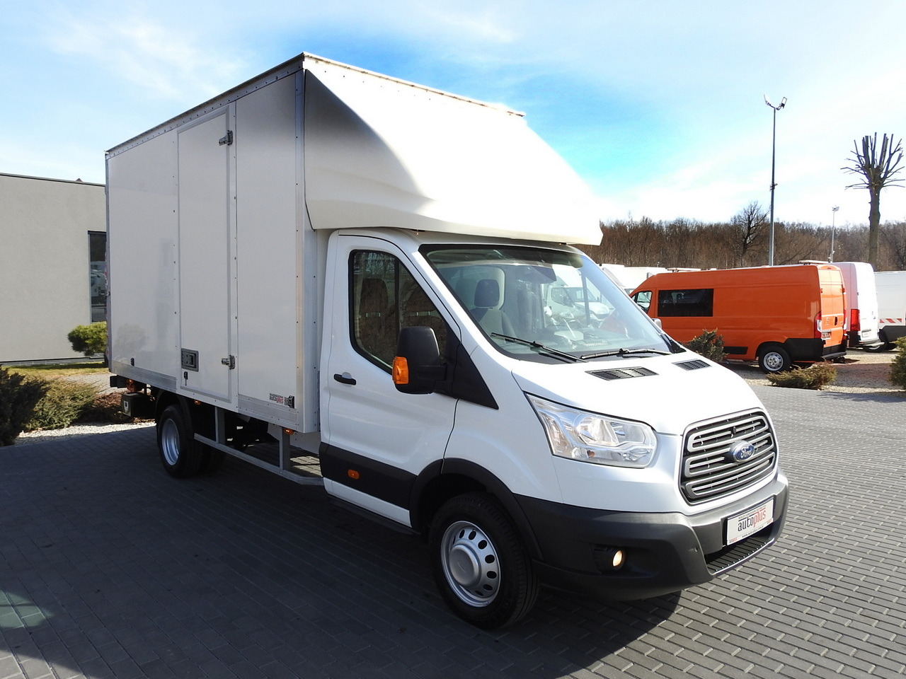 FORD TRANSIT  BOX LIFT 8 PALLETS CRUISE CONTROL LED LIGHTS TWIN WHEELS AIR CONDITIONING  170HP - Dostavno vozilo hladnjača: slika FORD TRANSIT  BOX LIFT 8 PALLETS CRUISE CONTROL LED LIGHTS TWIN WHEELS AIR CONDITIONING  170HP - Dostavno vozilo hladnjača FORD TRANSIT  BOX LIFT 8 PALLETS CRUISE CONTROL LED LIGHTS TWIN WHEELS AIR CONDITIONING  170HP - Dostavno vozilo hladnjača: slika FORD TRANSIT  BOX LIFT 8 PALLETS CRUISE CONTROL LED LIGHTS TWIN WHEELS AIR CONDITIONING  170HP - Dostavno vozilo hladnjača