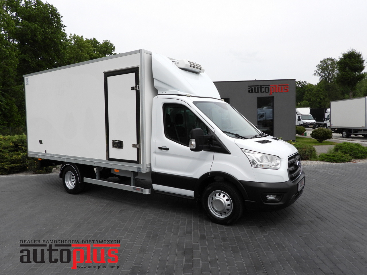 FORD TRANSIT BOX / REFRIGERATOR BOX 5*C / CRUISE CONTROL LED LIGHTS TWIN WHEELS AIR CONDITIONING 130HP - Dostavno vozilo sa zatvorenim sandukom: slika FORD TRANSIT BOX / REFRIGERATOR BOX 5*C / CRUISE CONTROL LED LIGHTS TWIN WHEELS AIR CONDITIONING 130HP - Dostavno vozilo sa zatvorenim sandukom FORD TRANSIT BOX / REFRIGERATOR BOX 5*C / CRUISE CONTROL LED LIGHTS TWIN WHEELS AIR CONDITIONING 130HP - Dostavno vozilo sa zatvorenim sandukom: slika FORD TRANSIT BOX / REFRIGERATOR BOX 5*C / CRUISE CONTROL LED LIGHTS TWIN WHEELS AIR CONDITIONING 130HP - Dostavno vozilo sa zatvorenim sandukom