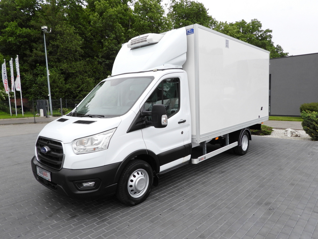 Dostavno vozilo sa zatvorenim sandukom FORD TRANSIT BOX / REFRIGERATOR BOX 5*C / CRUISE CONTROL LED LIGHTS TWIN WHEELS AIR CONDITIONING 130HP: slika Dostavno vozilo sa zatvorenim sandukom FORD TRANSIT BOX / REFRIGERATOR BOX 5*C / CRUISE CONTROL LED LIGHTS TWIN WHEELS AIR CONDITIONING 130HP Dostavno vozilo sa zatvorenim sandukom FORD TRANSIT BOX / REFRIGERATOR BOX 5*C / CRUISE CONTROL LED LIGHTS TWIN WHEELS AIR CONDITIONING 130HP: slika Dostavno vozilo sa zatvorenim sandukom FORD TRANSIT BOX / REFRIGERATOR BOX 5*C / CRUISE CONTROL LED LIGHTS TWIN WHEELS AIR CONDITIONING 130HP