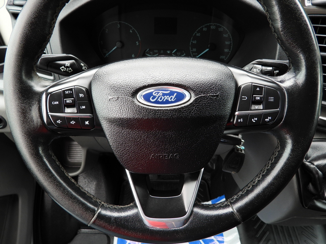 Dostavno vozilo sa zatvorenim sandukom FORD TRANSIT BOX / REFRIGERATOR BOX 5*C / CRUISE CONTROL LED LIGHTS TWIN WHEELS AIR CONDITIONING 130HP: slika Dostavno vozilo sa zatvorenim sandukom FORD TRANSIT BOX / REFRIGERATOR BOX 5*C / CRUISE CONTROL LED LIGHTS TWIN WHEELS AIR CONDITIONING 130HP Dostavno vozilo sa zatvorenim sandukom FORD TRANSIT BOX / REFRIGERATOR BOX 5*C / CRUISE CONTROL LED LIGHTS TWIN WHEELS AIR CONDITIONING 130HP: slika Dostavno vozilo sa zatvorenim sandukom FORD TRANSIT BOX / REFRIGERATOR BOX 5*C / CRUISE CONTROL LED LIGHTS TWIN WHEELS AIR CONDITIONING 130HP