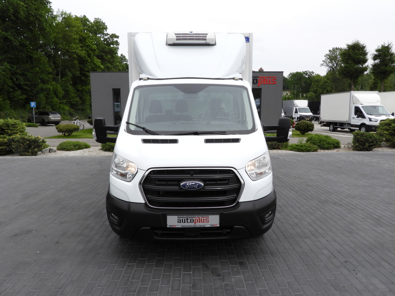 Dostavno vozilo sa zatvorenim sandukom FORD TRANSIT BOX / REFRIGERATOR BOX 5*C / CRUISE CONTROL LED LIGHTS TWIN WHEELS AIR CONDITIONING 130HP: slika Dostavno vozilo sa zatvorenim sandukom FORD TRANSIT BOX / REFRIGERATOR BOX 5*C / CRUISE CONTROL LED LIGHTS TWIN WHEELS AIR CONDITIONING 130HP Dostavno vozilo sa zatvorenim sandukom FORD TRANSIT BOX / REFRIGERATOR BOX 5*C / CRUISE CONTROL LED LIGHTS TWIN WHEELS AIR CONDITIONING 130HP: slika Dostavno vozilo sa zatvorenim sandukom FORD TRANSIT BOX / REFRIGERATOR BOX 5*C / CRUISE CONTROL LED LIGHTS TWIN WHEELS AIR CONDITIONING 130HP