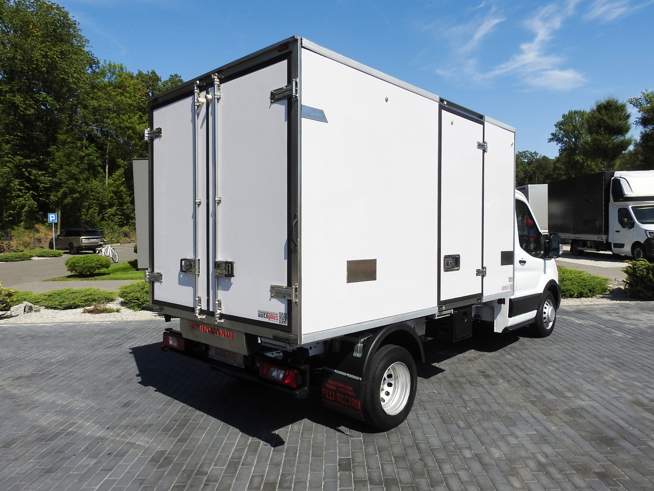 FORD TRANSIT REGRIGERATOR BOX 0*C POWER SUPPLY 230V CRUISE CONTROL AIR CONDITIONING TWIN WHEELS 170HP - Dostavno vozilo hladnjača: slika FORD TRANSIT REGRIGERATOR BOX 0*C POWER SUPPLY 230V CRUISE CONTROL AIR CONDITIONING TWIN WHEELS 170HP - Dostavno vozilo hladnjača FORD TRANSIT REGRIGERATOR BOX 0*C POWER SUPPLY 230V CRUISE CONTROL AIR CONDITIONING TWIN WHEELS 170HP - Dostavno vozilo hladnjača: slika FORD TRANSIT REGRIGERATOR BOX 0*C POWER SUPPLY 230V CRUISE CONTROL AIR CONDITIONING TWIN WHEELS 170HP - Dostavno vozilo hladnjača