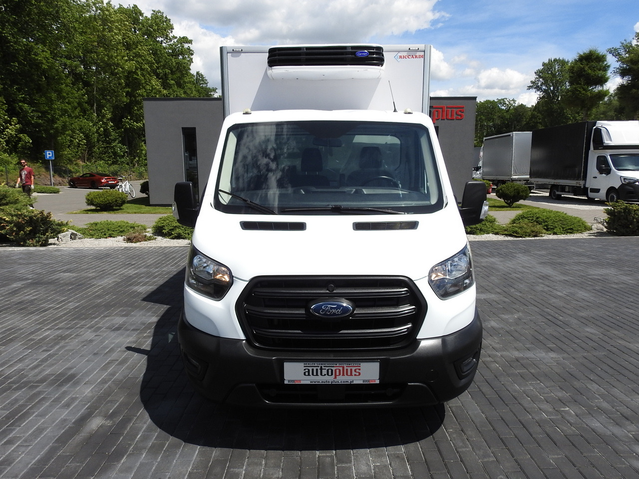 FORD TRANSIT REGRIGERATOR BOX 0*C POWER SUPPLY 230V CRUISE CONTROL AIR CONDITIONING TWIN WHEELS 170HP - Dostavno vozilo hladnjača: slika FORD TRANSIT REGRIGERATOR BOX 0*C POWER SUPPLY 230V CRUISE CONTROL AIR CONDITIONING TWIN WHEELS 170HP - Dostavno vozilo hladnjača FORD TRANSIT REGRIGERATOR BOX 0*C POWER SUPPLY 230V CRUISE CONTROL AIR CONDITIONING TWIN WHEELS 170HP - Dostavno vozilo hladnjača: slika FORD TRANSIT REGRIGERATOR BOX 0*C POWER SUPPLY 230V CRUISE CONTROL AIR CONDITIONING TWIN WHEELS 170HP - Dostavno vozilo hladnjača